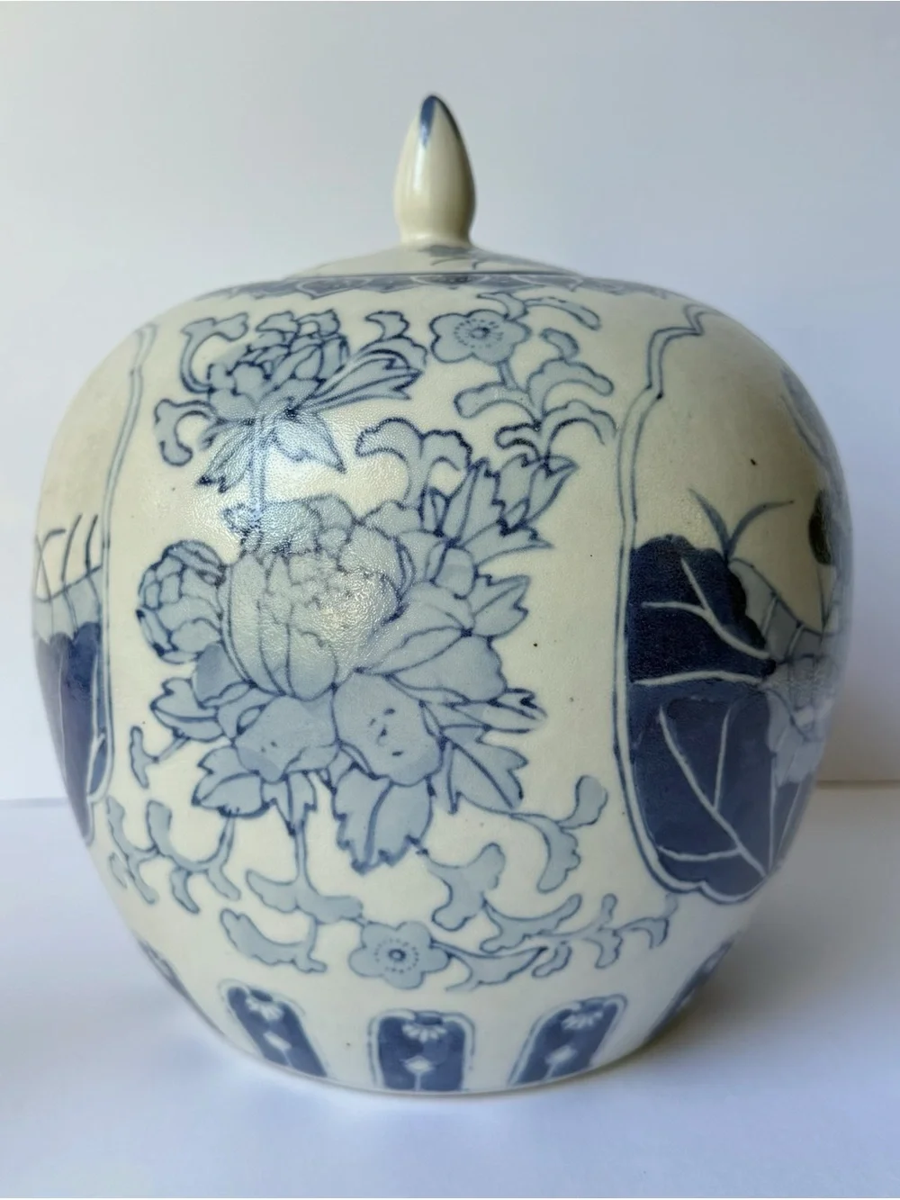 Vintage Chinoiserie Blue Chrysanthemum Floral Bird Lily Pad Porcelain Ginger Jar - Picture 3 of 12